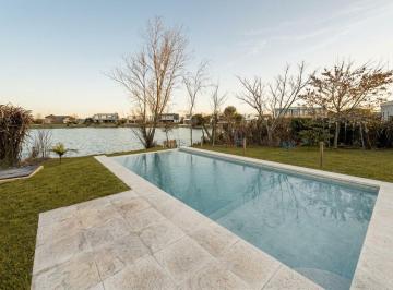 Casa · 174m² · 4 Ambientes · 2 Cocheras · Oportunidad Casa a Mejorar a La Laguna