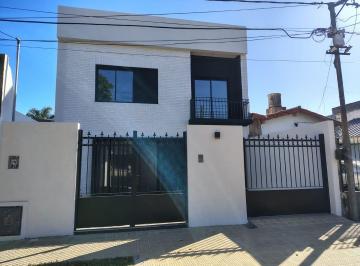 Casa · 190m² · 4 Ambientes · 2 Cocheras · Casa Venta Tolosa 3 Dorm. Patio Cochera
