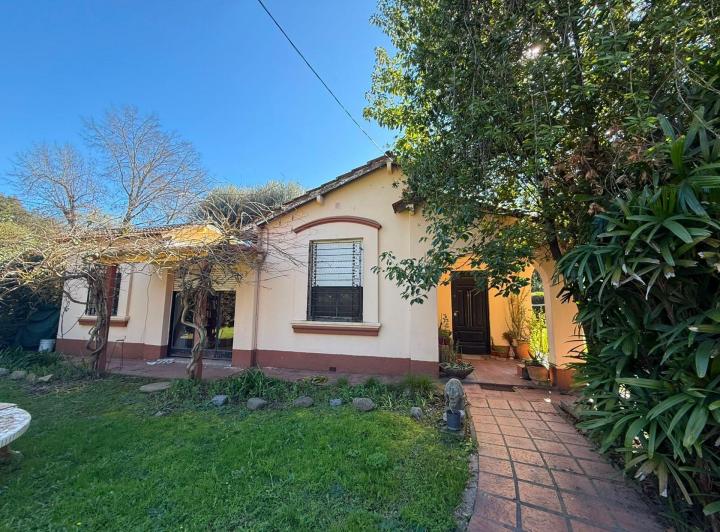 Casa · 85m² · 4 Ambientes · 1 Cochera