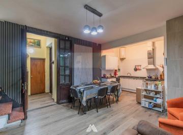 Casa · 142m² · 6 Ambientes · 1 Cochera · Casa en Venta - 4 Dorm. - Garaje - Zona Mam