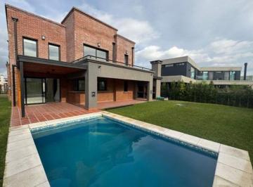 Casa · 261m² · 4 Ambientes · 2 Cocheras · Venta Casa 4 Ambientes Nuevo Quilmes a Estrenar!