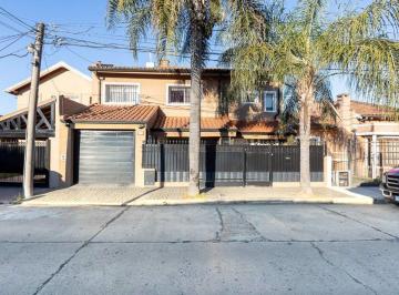 Casa · 232m² · 5 Ambientes · Venta Casa en Ciudad Jardin 5 Ambientes - Permuta