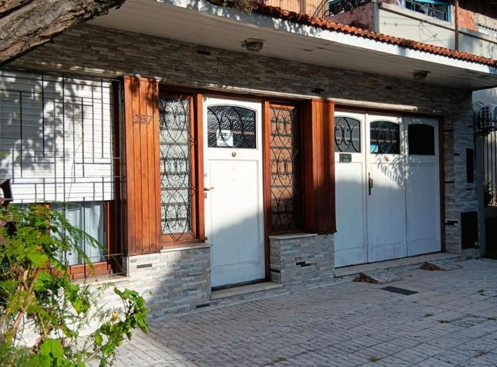 Casa · 111m² · 4 Ambientes · 1 Cochera