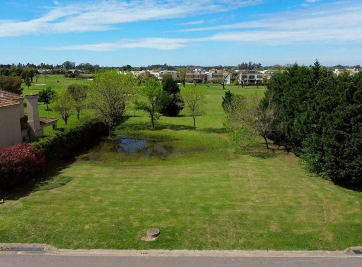Terreno · 1565m²