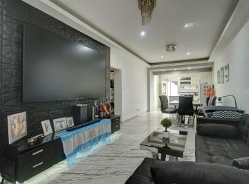 Casa · 102m² · 3 Ambientes · 1 Cochera · Venta Casa 3 Amb con Patio y Cochera en Ciudadela