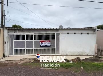 Casa · 120m² · 4 Ambientes · 2 Cocheras · Casa 3 Dorm. - Venta Resistencia con Cochera