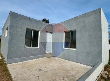 Casa · 95m² · 4 Ambientes · 1 Cochera · Casa con Amplio Terreno de 995 m²