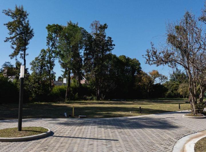 Terreno · 700m²