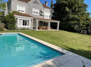 Casa · 240m² · 6 Ambientes · 2 Cocheras · Casa en Laguna del Sol