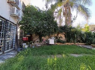 PH · 80m² · 3 Ambientes · Venta PH de 3 Amb. con Fondo Apto Credito Lugano.