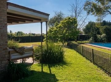 Quinta vacacional · 180m² · 7 Ambientes · Casa Quinta en Venta en Bella Vista, San Miguel, G. B. a. Zona Norte
