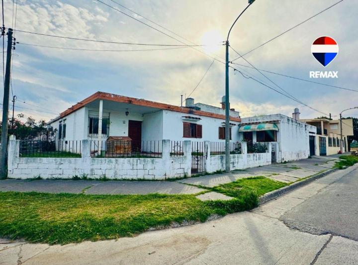 Casa · 180m² · 5 Ambientes · 1 Cochera