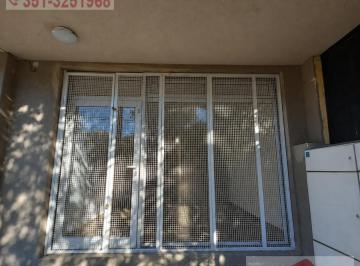 Local comercial · 32m² · 2 Ambientes · Vendo Local Comercial en Alto Alberdi con Amplio Salón y Patio