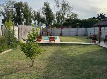 Casa · 60m² · 3 Ambientes · 1 Cochera · Venta Casa con Parque y Pileta - Renta Activa