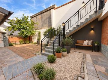 Casa · 144m² · 9 Ambientes · 1 Cochera · Casa en Venta de 4 Dorm. y Cochera en Barrio Luis Agote, Rosario