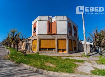 Casa · 216m² · 5 Ambientes · 2 Cocheras · Casa en Bahia Blanca