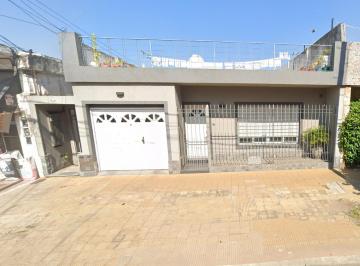 PH de 3 ambientes, La Matanza · Amplio PH 3 Ambientes Ingreso por Pasillo - con Patio y Terraza