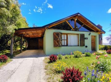 Casa · 84m² · 4 Ambientes · 1 Cochera · Venta Casa 4 Ambientes Bariloche Villa Los Coihues