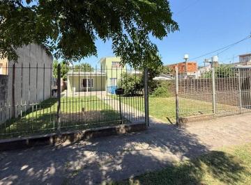 Casa · 62m² · 5 Ambientes · 2 Cocheras · Venta de Casa en Florencio Varela