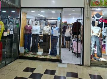 Local comercial · 12m² · 1 Ambiente · Local Comercial Moron Centro en Galeria Centro