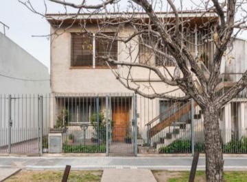 Casa de 3 ambientes, Lomas de Zamora · Casa de Tres Ambientes con Quincho, Patio y Cochera