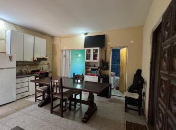 Casa · 89m² · 2 Ambientes · 1 Cochera · Casa 2 Amb en Venta con Parque, Berazategui