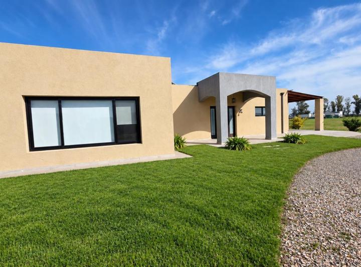 Casa · 172m² · 4 Ambientes · 2 Cocheras