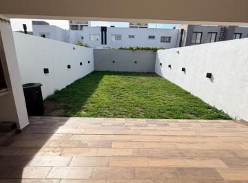 Casa · 150m² · 3 Dormitorios · 2 Cocheras · Hermoso Duplex en Solares de Manantiales!