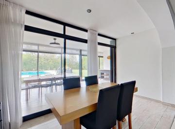 Casa · 191m² · 4 Ambientes · 1 Cochera · Venta Casa de 4 Amb. en Haras Latina Apto Credito