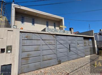 Casa · 400m² · 5 Ambientes · 1 Cochera · Venta /alquiler Residencia de Lujo en Quilmes 400 m², Pileta, Quincho, Parrilla y Seguridad.