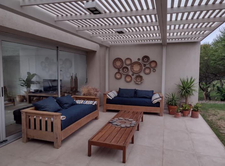 Casa · 320m² · 3 Ambientes