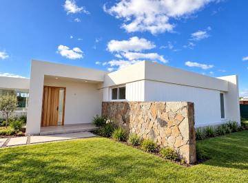 Casa · 204m² · 4 Ambientes · Casa en Venta en Prados del Oeste, Moreno, G. B. a. Zona Oeste