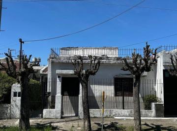 Casa · 68m² · 4 Ambientes · 2 Cocheras · Casa 4 Amb en Quilmes Oeste