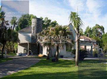 Casa · 189m² · 6 Ambientes · 2 Cocheras · Casa en Venta 6 Ambientes con Pileta y Vista Al Golf Country La Tradición