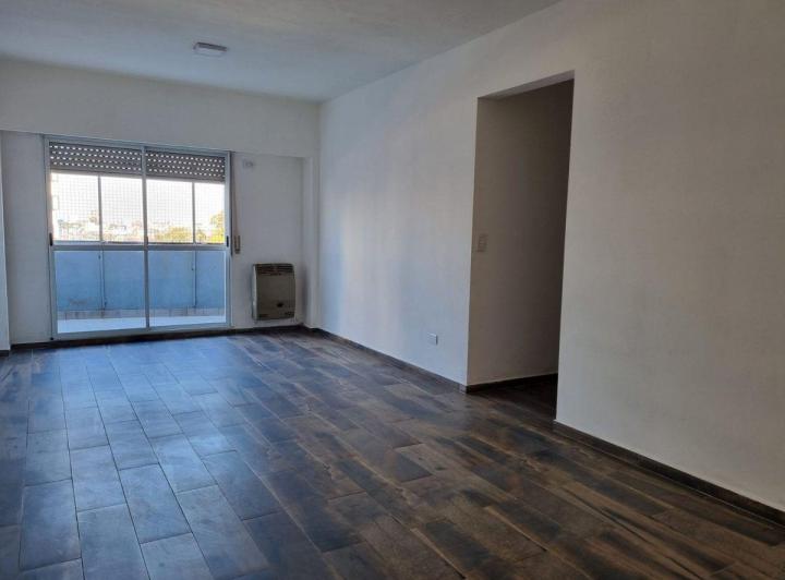 Departamento · 75m² · 4 Ambientes · 1 Cochera
