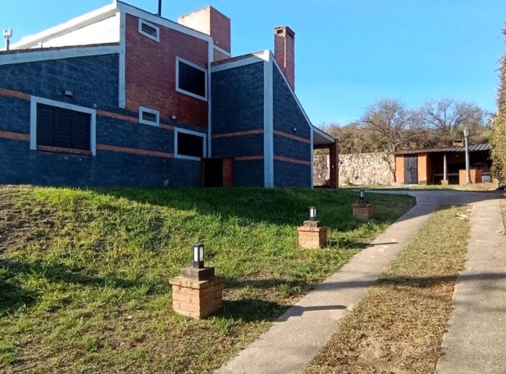 Casa · 310m² · 5 Ambientes · 3 Cocheras