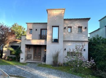 Casa · 250m² · 4 Ambientes · 3 Cocheras · Casa en Alquiler en Bella Vista, San Miguel, G. B. a. Zona Norte