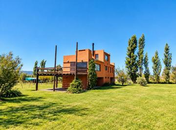 Casa · 105m² · 4 Ambientes · 3 Cocheras · Venta Casa 2 Dorm. Vista Lago Los Molinos Córdoba