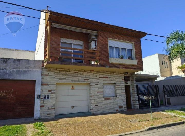 Casa · 139m² · 6 Ambientes · 1 Cochera