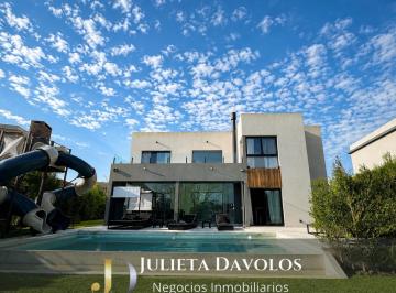Casa · 240m² · 6 Ambientes · 2 Cocheras · Casa a La Laguna en Venta 6 Ambientes El Canton Barrio Norte
