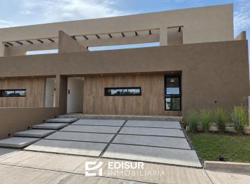 Casa · 93m² · 4 Ambientes · 2 Cocheras · Espectacular Duplex en Una Planta, Dos Dorm., Costas de Manantiales 1