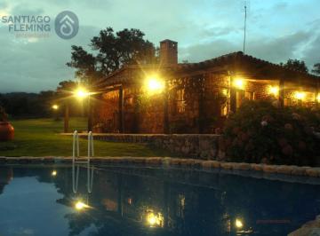 Casa · 6 Ambientes · Casa en Vaqueros Venta