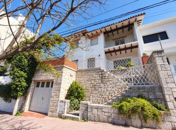Casa · 299m² · 9 Ambientes · 1 Cochera · Venta Casa 4 Dorm. Cofico Apto Profesional Ideal Inversor