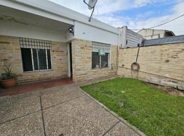 PH · 49m² · 3 Ambientes · 1 Cochera · Venta PH 3 Ambientes Tipo Casa con Cochera, Jardin y Patio Independiente