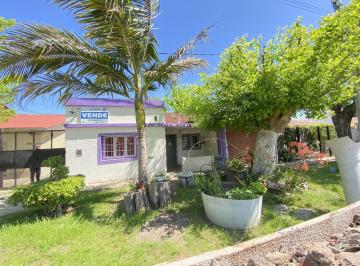 Terreno · 300m² · Lote en Venta en Los Hornos con Casa a Demoler/refaccionar