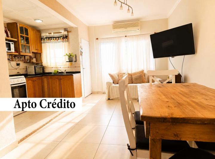 Casa · 75m² · 4 Ambientes · 2 Cocheras