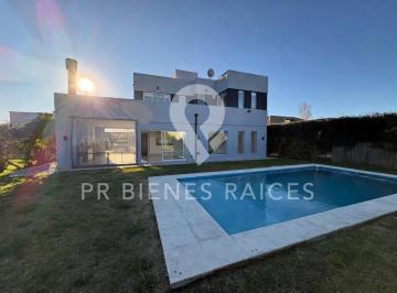 Casa · 220m² · 5 Ambientes · Casa en Alquiler en Los Talas Barrio Privado