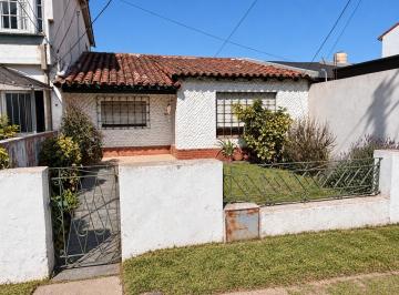 PH · 72m² · 3 Ambientes · PH Tipo Casa Independiente con Jardín, Patio, Pileta y Gran Potencial - Ciudad Evita