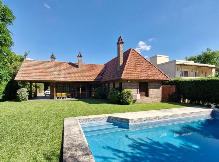 Casa · 125m² · 4 Ambientes · 2 Cocheras
