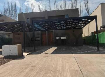 Casa · 121m² · 3 Ambientes · 2 Cocheras · Duplex en Alquiler en Barrio Pueblo Malbec
